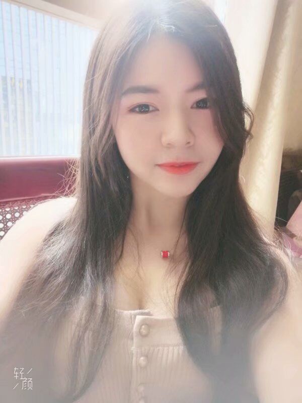 21岁 162cm 胸围34c 样貌清纯 身材火辣性感